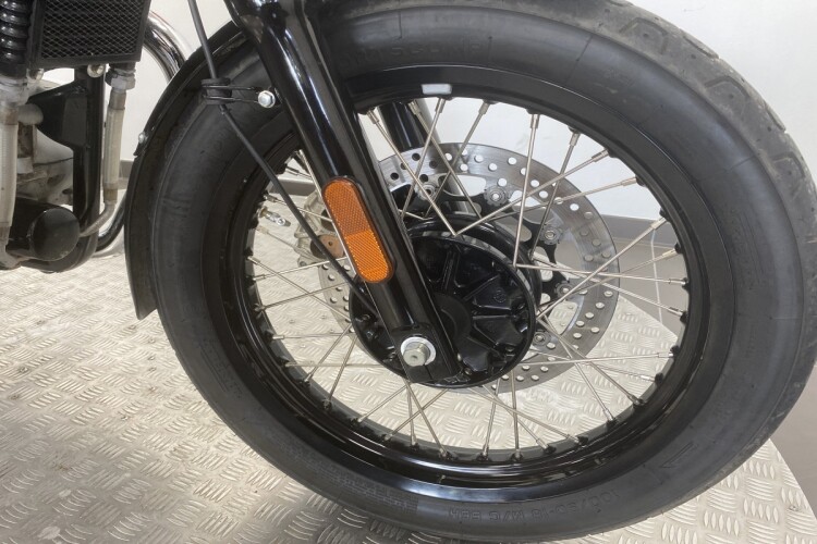2024 ROYAL ENFIELD INTERCEPTOR, Silver And Red - photo 6