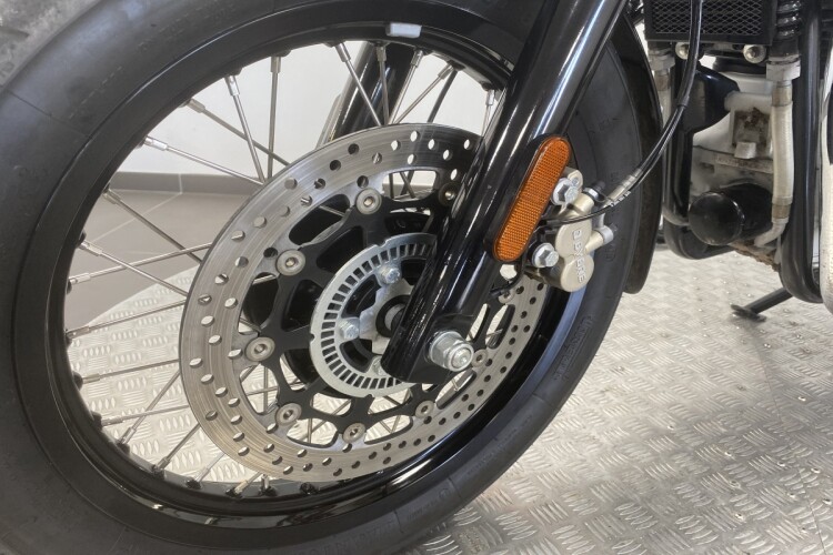 2024 ROYAL ENFIELD INTERCEPTOR, Silver And Red - photo 9