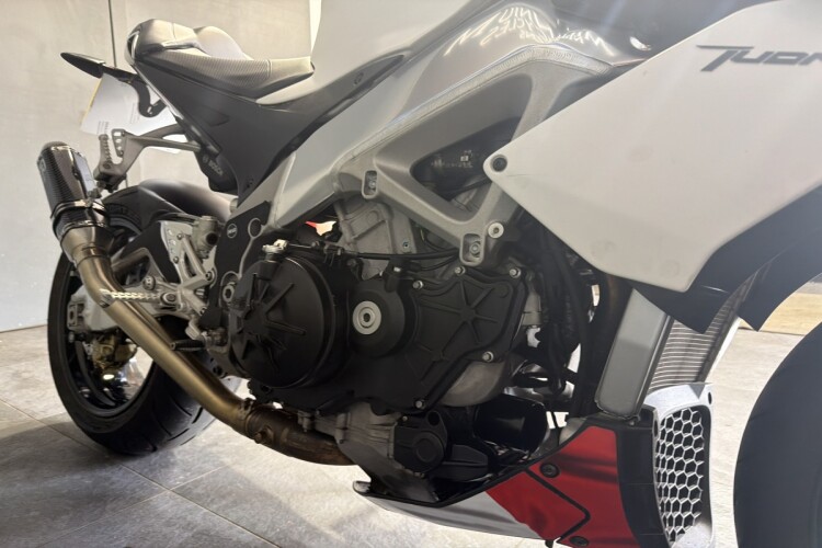 APRILIA TUONO 1000 V4