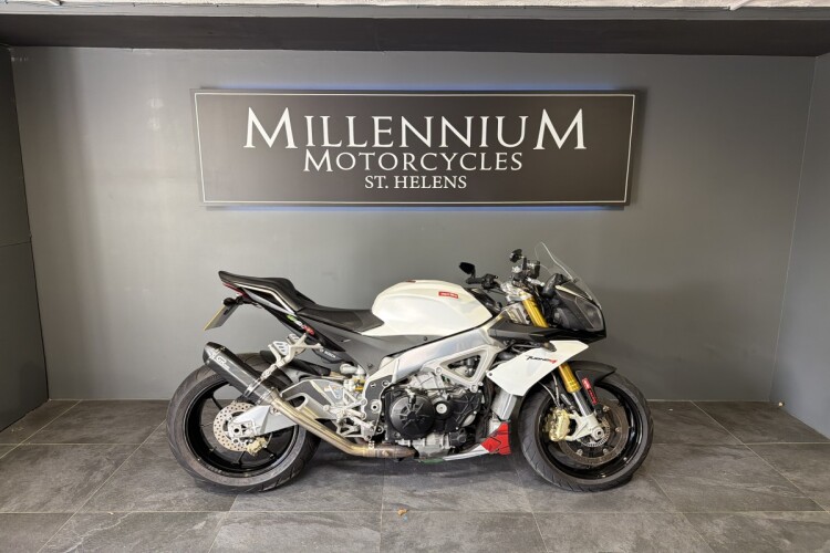 APRILIA TUONO 1000 V4