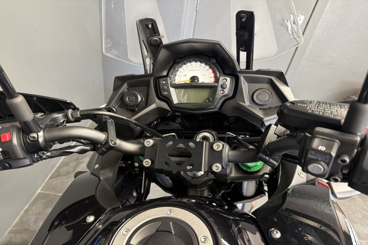 2022 KAWASAKI VERSYS 650, White - photo 9