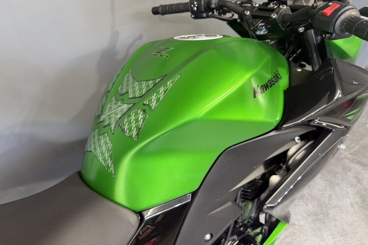 KAWASAKI Z300