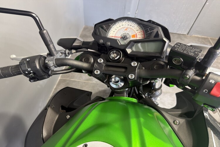 KAWASAKI Z300