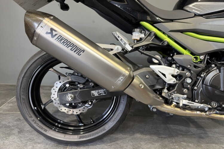 KAWASAKI Z400