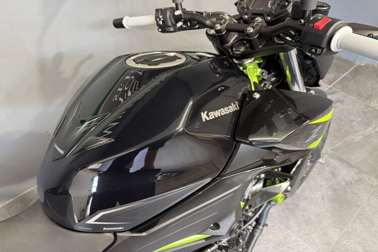 KAWASAKI Z400