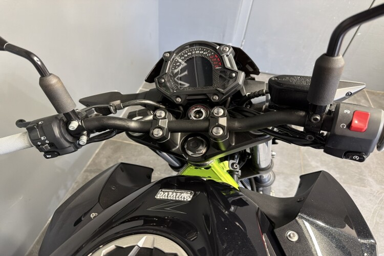KAWASAKI Z400