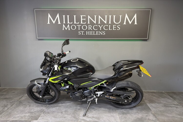 KAWASAKI Z400