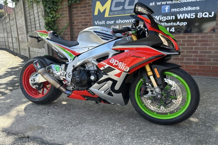 APRILIA RSV4