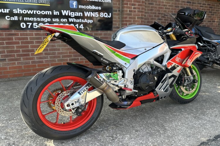 APRILIA RSV4