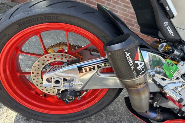 APRILIA RSV4