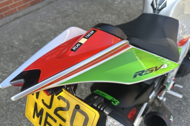 APRILIA RSV4
