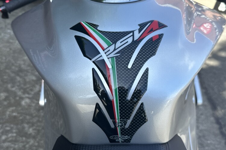 APRILIA RSV4