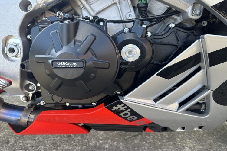 APRILIA RSV4