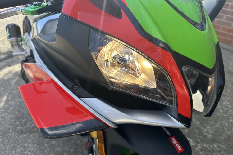 APRILIA RSV4