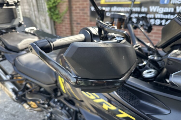 QJMOTOR SRT 900 SX
