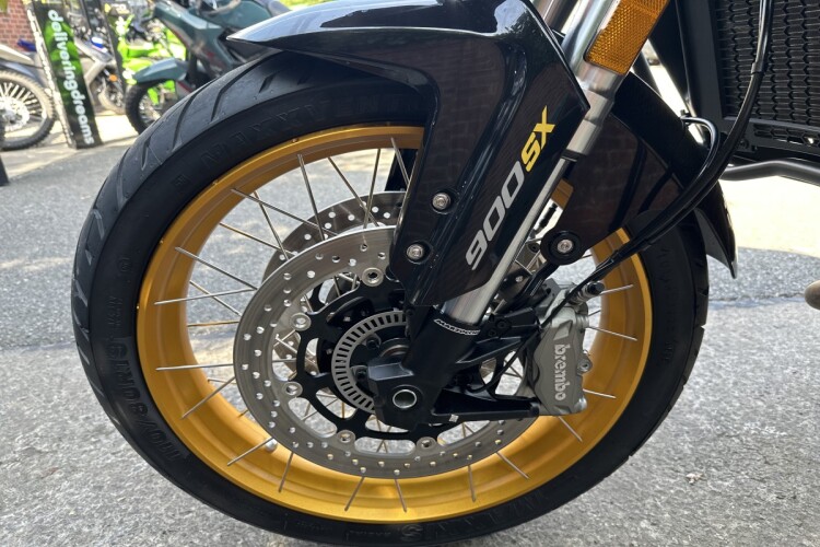 QJMOTOR SRT 900 SX