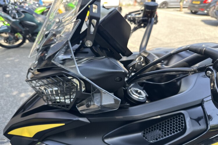 QJMOTOR SRT 900 SX