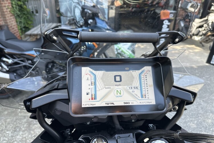 QJMOTOR SRT 900 SX