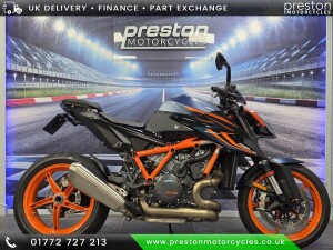 KTM 1290 SUPER DUKE R