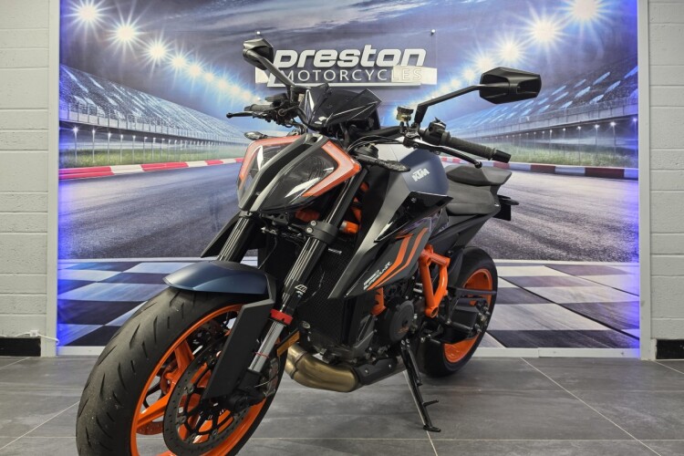 KTM 1290 SUPER DUKE R
