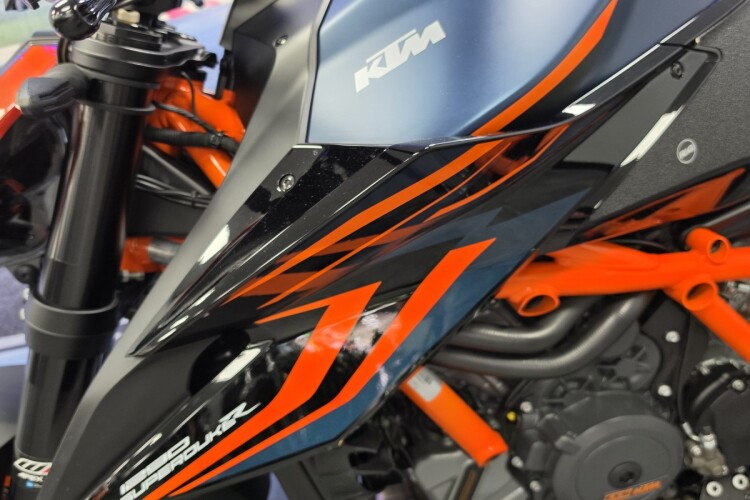 KTM 1290 SUPER DUKE R