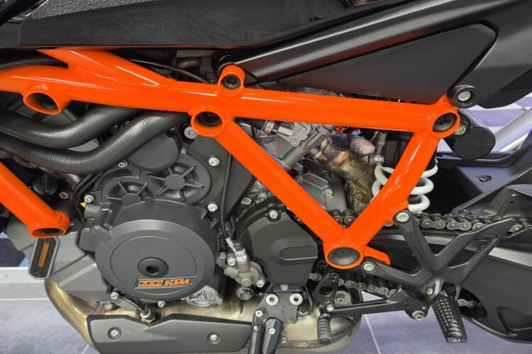 KTM 1290 SUPER DUKE R