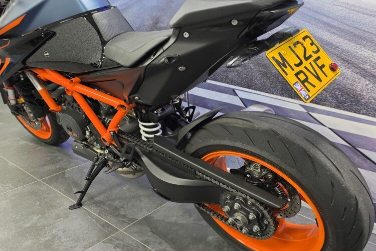 KTM 1290 SUPER DUKE R