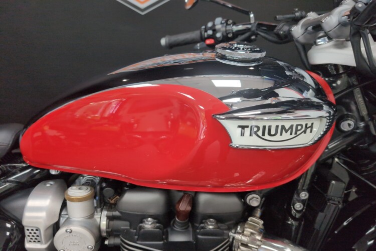 TRIUMPH SPEEDMASTER 1200