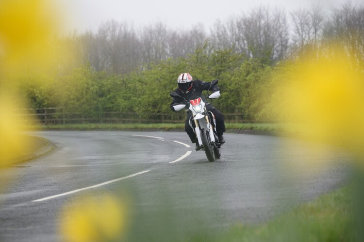 QJMOTOR COV 125 S