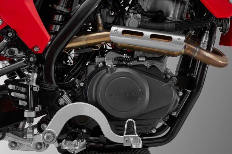QJMOTOR COV 125 X