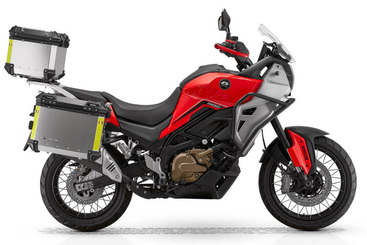 2026 QJMOTOR SVT 650 X, Red/Silver - photo 2