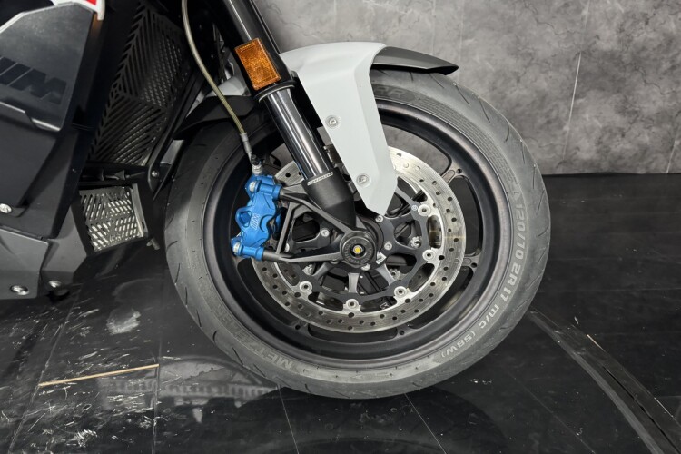 BMW M 1000 XR