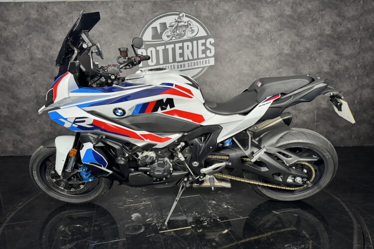 BMW M 1000 XR