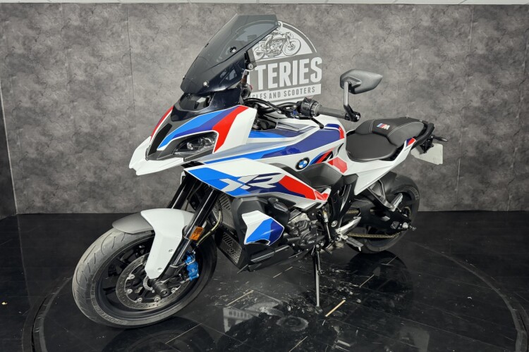 BMW M 1000 XR