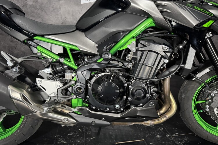 KAWASAKI Z900