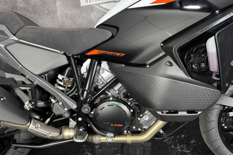KTM 1390 SUPER ADVENTURE S EVO