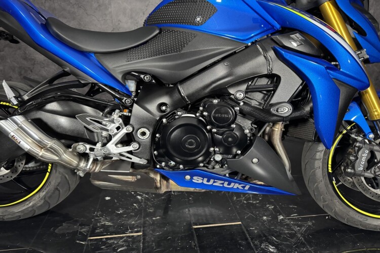 SUZUKI GSX-S1000