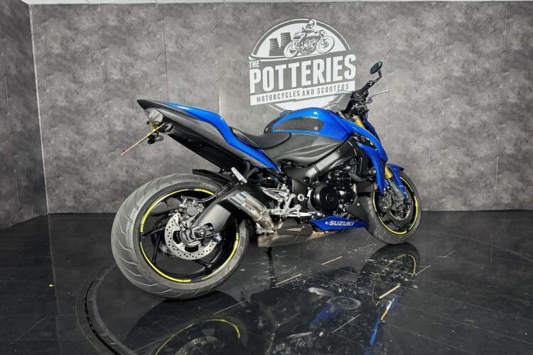 SUZUKI GSX-S1000