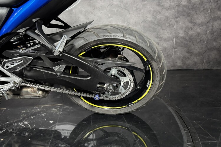 SUZUKI GSX-S1000
