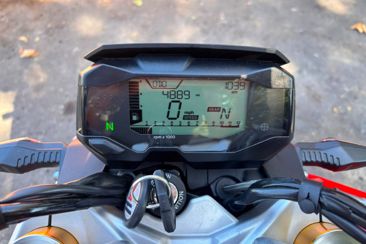BMW G 310 R, Red