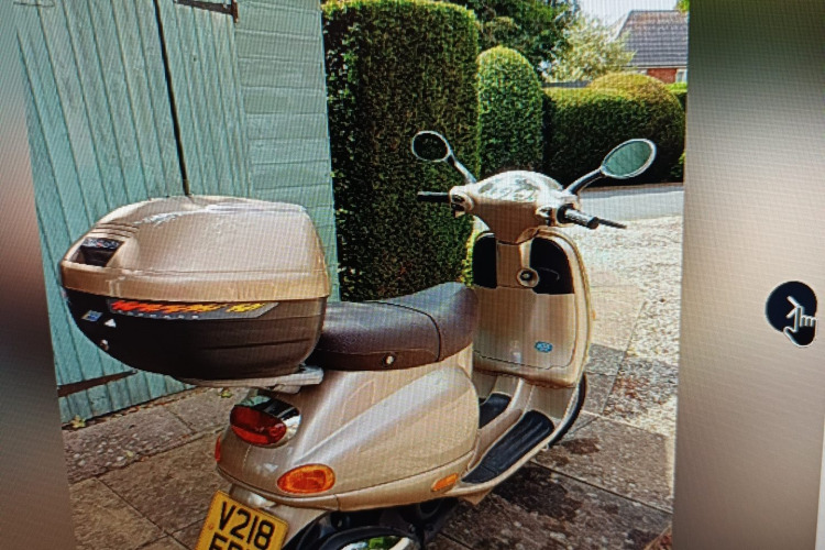 Piaggio VESPA ET4, White