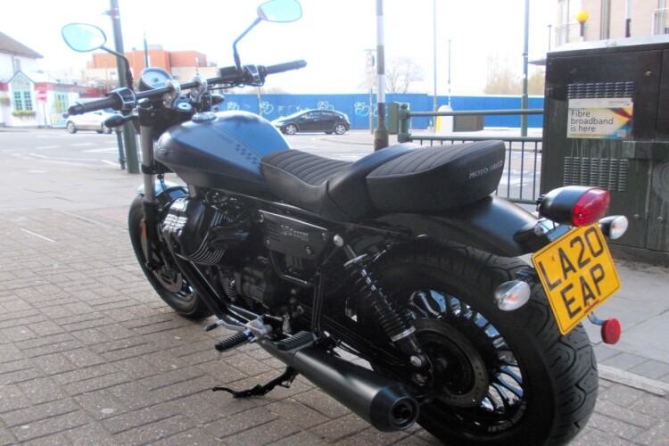 MOTO GUZZI V9 BOBBER