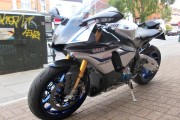 YAMAHA YZF R1M 16