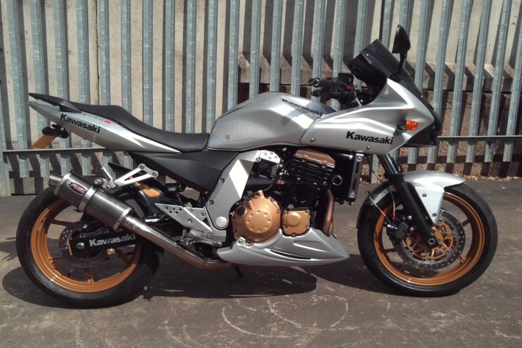 KAWASAKI ZR-7 for sale