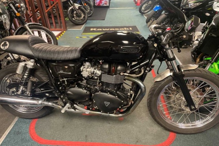 TRIUMPH BONNEVILLE 865 for sale