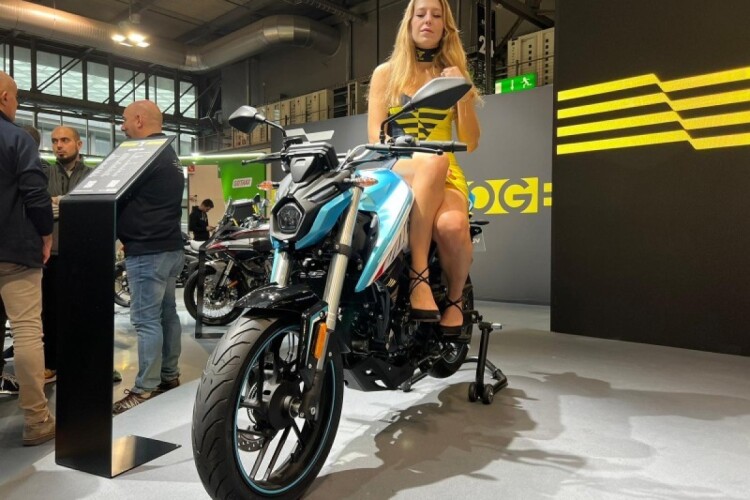 VOGE R 125