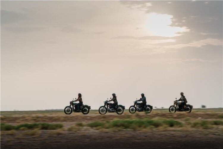 ROYAL ENFIELD CLASSIC CHROME