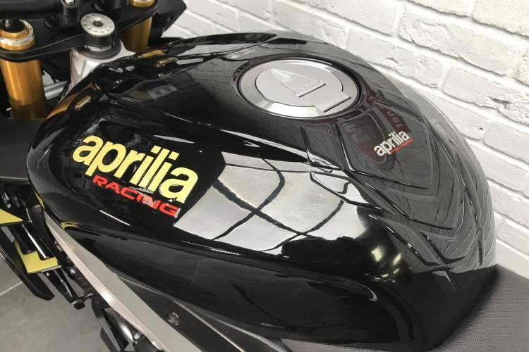 APRILIA TUONO 1100 V4