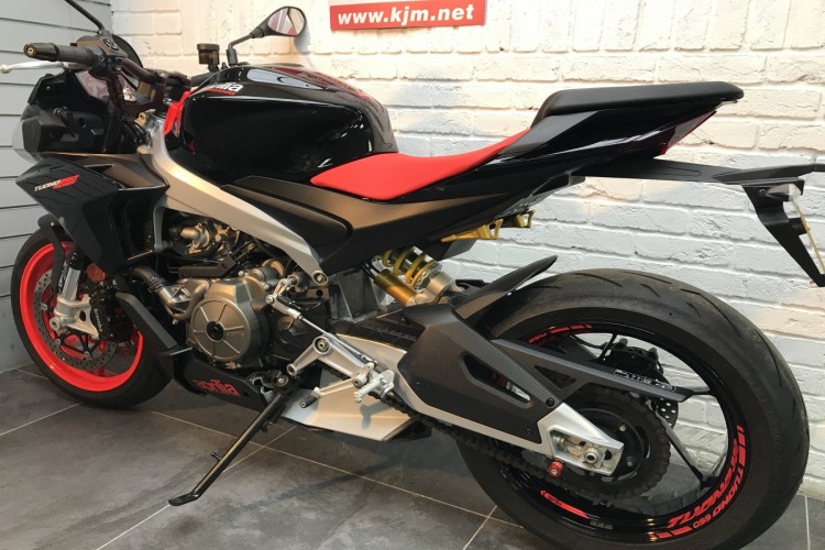 APRILIA TUONO 660