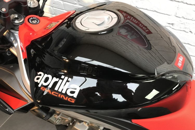 APRILIA TUONO 660